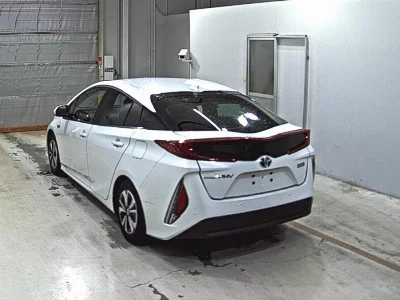 TOYOTA PRIUS PHV