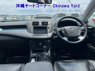 Toyota CROWN HYBRID