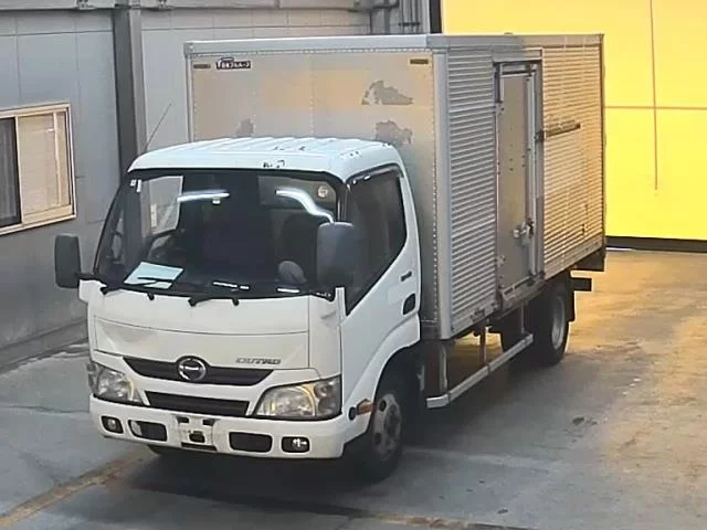 Hino Dutro  с аукциона в Японии