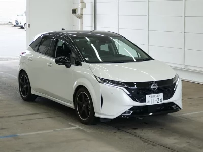 Nissan Aura
