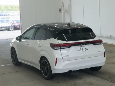 Nissan Aura