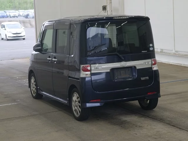 Daihatsu Tanto  с аукциона в Японии