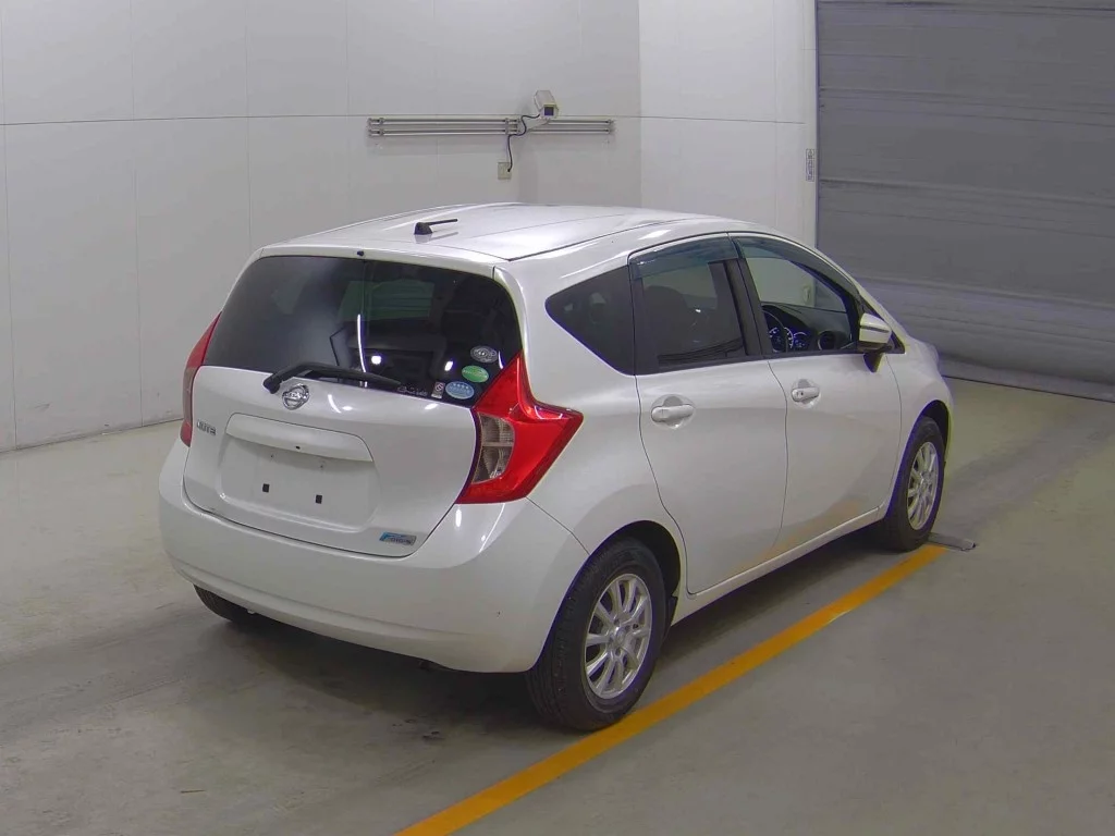 Nissan Note  с аукциона в Японии