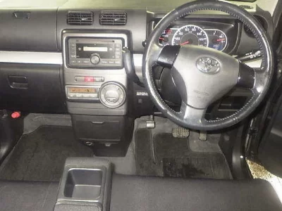 Toyota Pixis Space