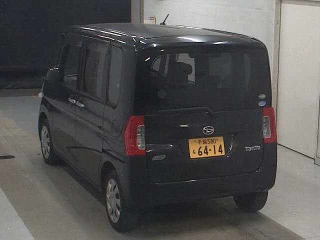 Daihatsu Tanto  с аукциона в Японии