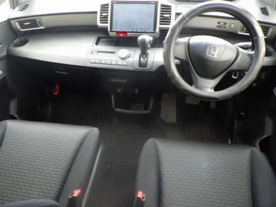 Honda Freed Spike