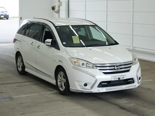 Nissan Lafesta  с аукциона в Японии