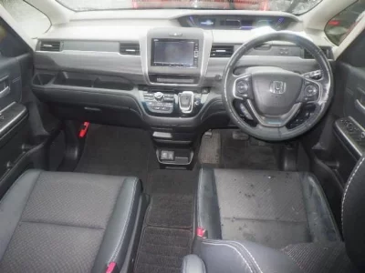 Honda FREED + HYBRID