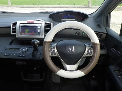 Honda FREED SPIKE HYBRID