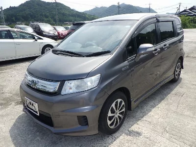 Honda FREED SPIKE HYBRID