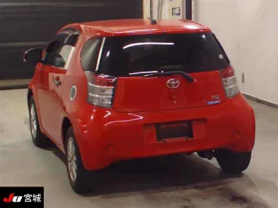 Toyota iQ