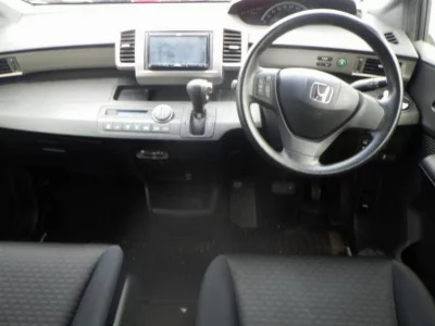 Honda Freed Spike