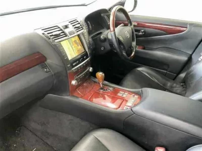 Lexus LS600h