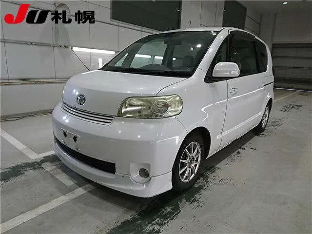 Toyota Porte  с аукциона в Японии