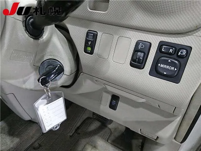 Toyota Porte  с аукциона в Японии