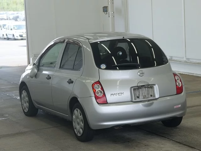 Nissan March  с аукциона в Японии