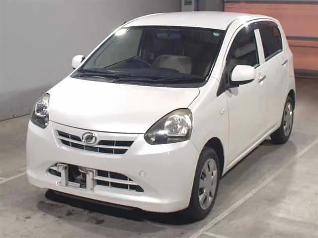 Daihatsu Mira e:S  с аукциона в Японии