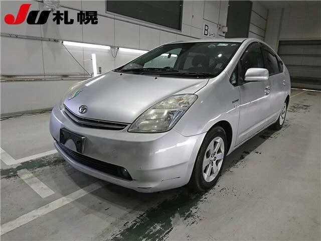 Toyota Prius  с аукциона в Японии