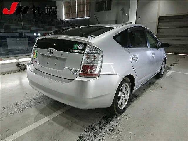 Toyota Prius  с аукциона в Японии