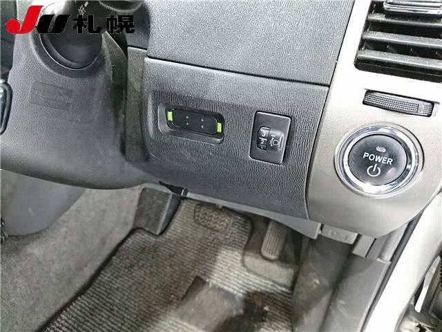 Toyota Prius  с аукциона в Японии