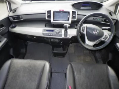 HONDA FREED HYBRID