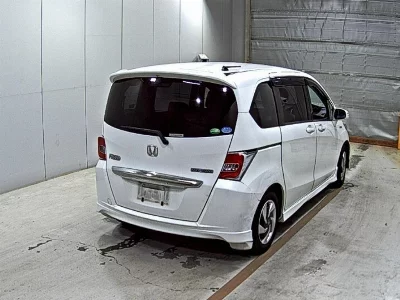 HONDA FREED HYBRID