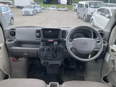 MITSUBISHI MINICAB