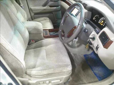 TOYOTA CROWN MAJESTA