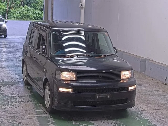 Toyota bB  с аукциона в Японии
