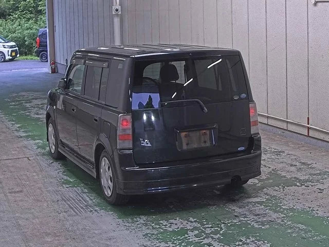 Toyota bB  с аукциона в Японии