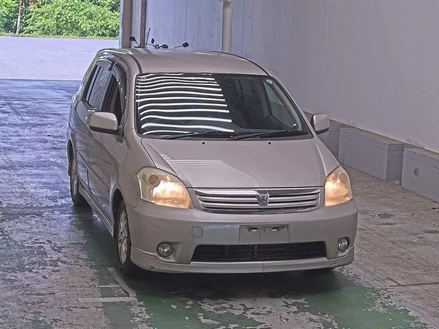 Toyota Raum  с аукциона в Японии