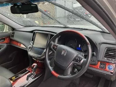 Toyota CROWN MAJESTA
