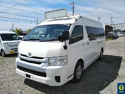 TOYOTA HIACE COMMUTER