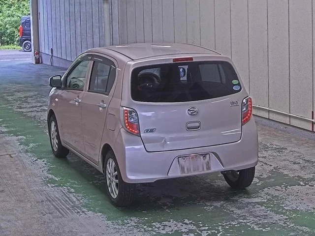Daihatsu Mira e:S  с аукциона в Японии