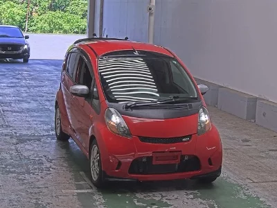 Mitsubishi i