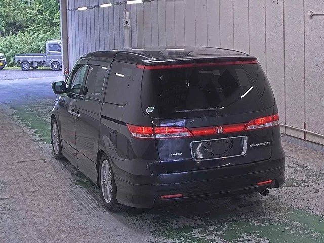 Honda Elysion  с аукциона в Японии