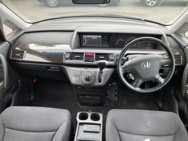 Honda Elysion  с аукциона в Японии