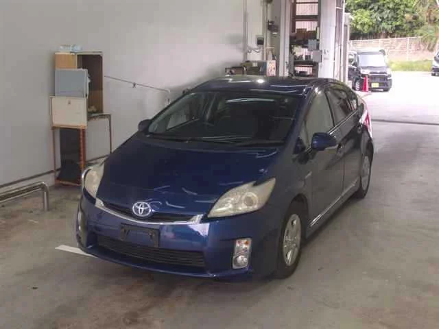 Toyota Prius  с аукциона в Японии