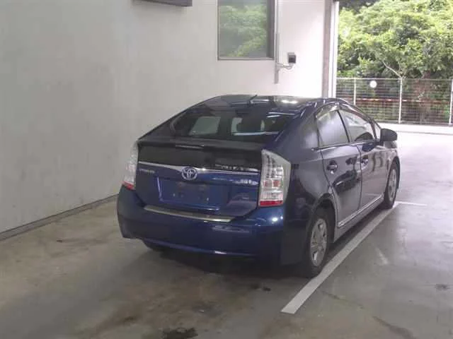 Toyota Prius  с аукциона в Японии