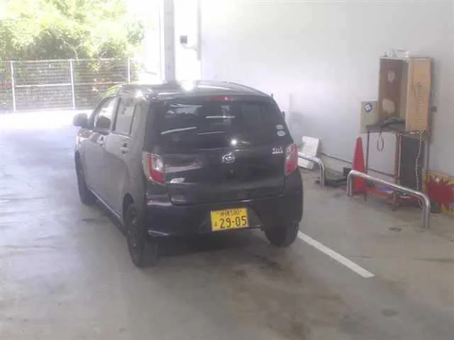 Daihatsu Mira e:S  с аукциона в Японии