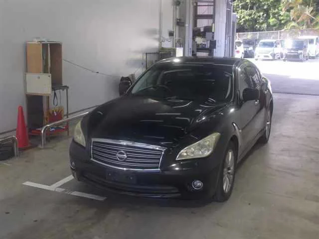 Nissan Fuga  с аукциона в Японии