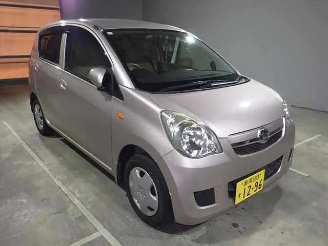 Daihatsu Mira  с аукциона в Японии
