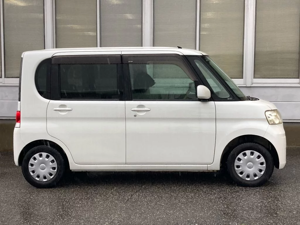 Daihatsu Tanto  с аукциона в Японии