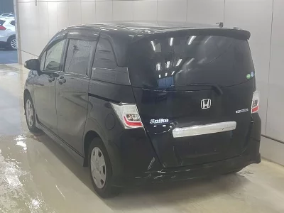 Honda FREED SPIKE HYBRID