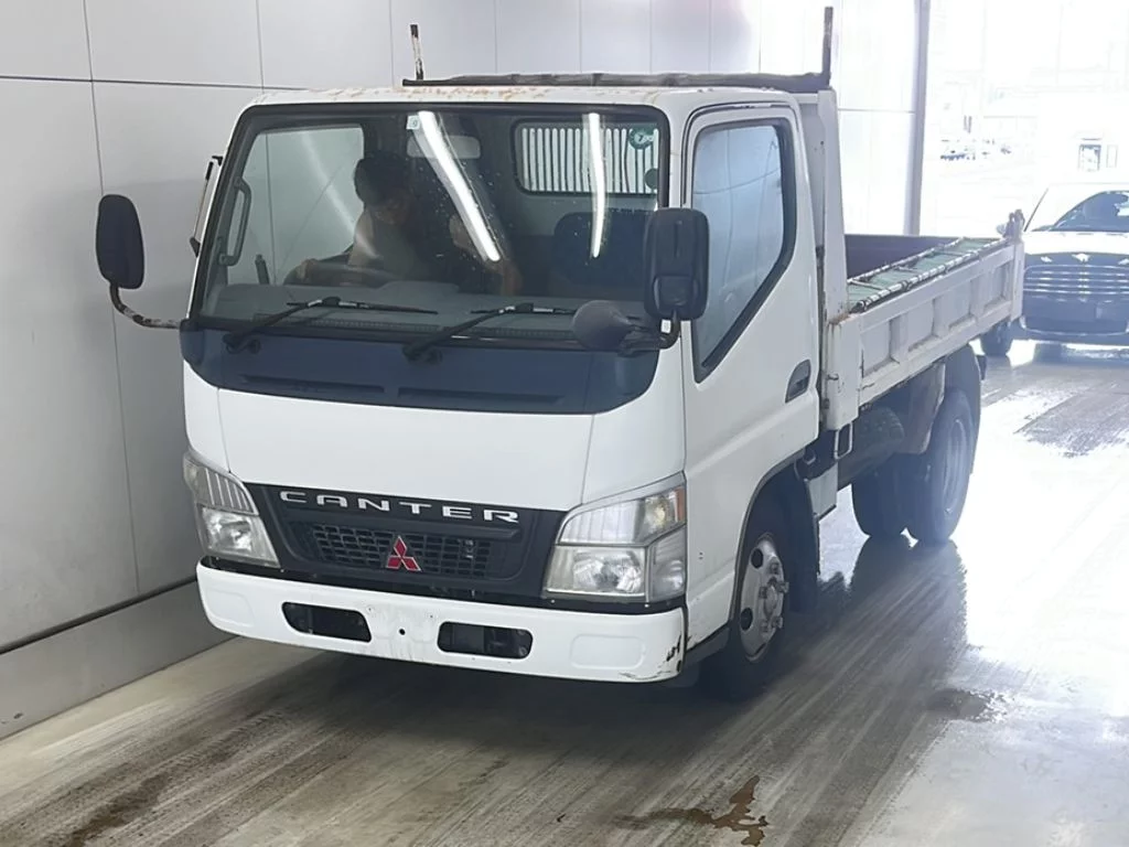 Mitsubishi Fuso Canter  с аукциона в Японии