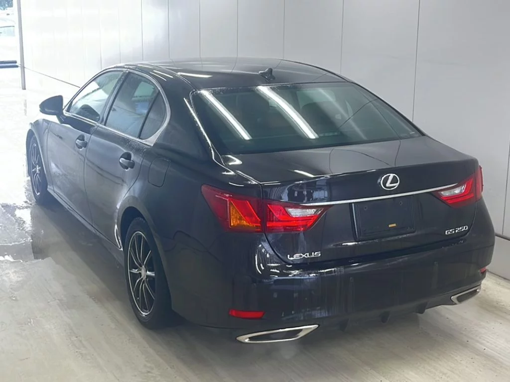 Lexus GS  с аукциона в Японии