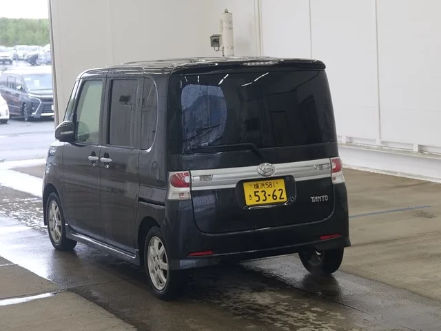 Daihatsu Tanto  с аукциона в Японии