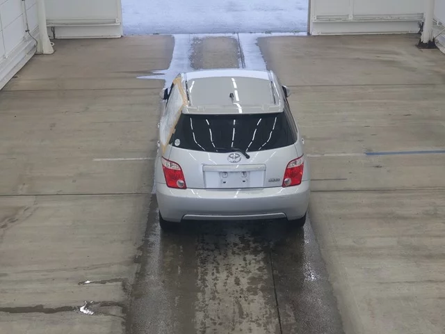 Toyota Ist  с аукциона в Японии