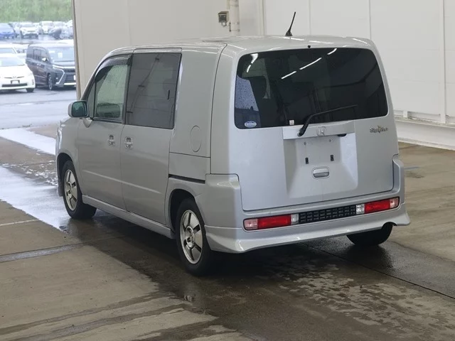 Honda Mobilio Spike  с аукциона в Японии