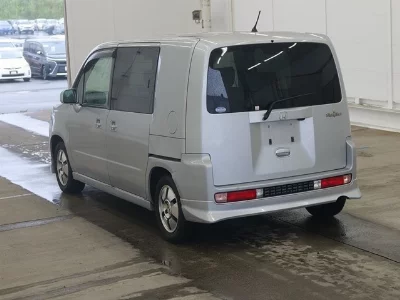 Honda Mobilio Spike